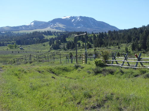 GDMBR: A nice view, time to stop for sunscreen and a snack.